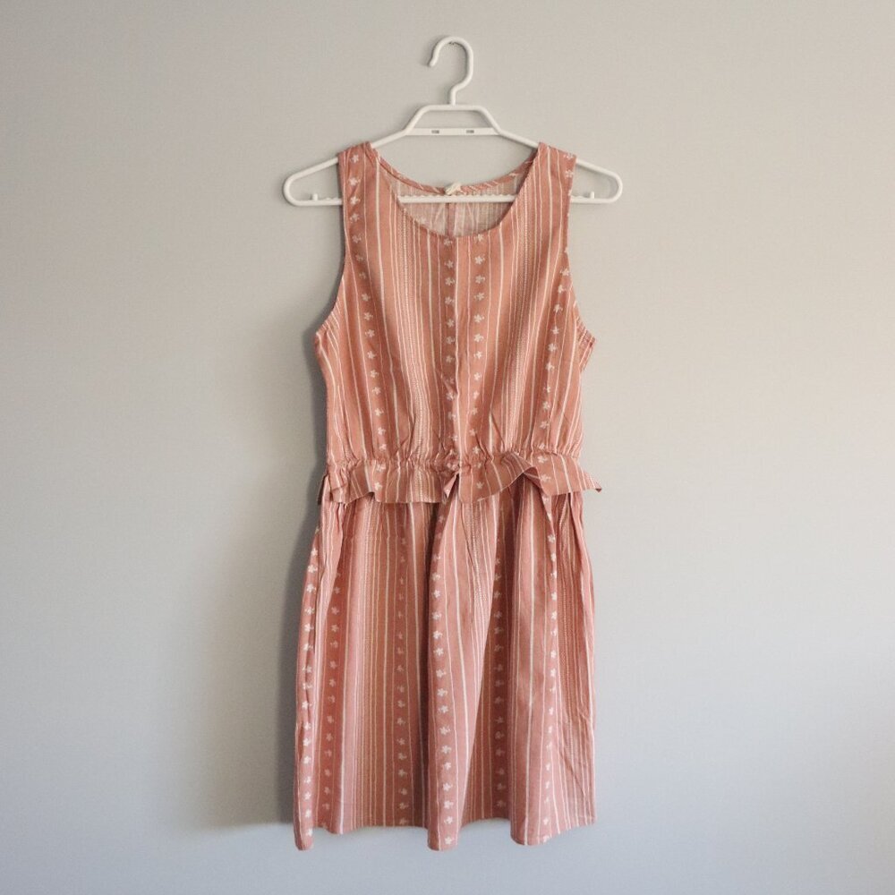 Lazy Sundays Women's Sz M Pink Stripe Ruffle Sleeveless‎ Crew Stretch Dress